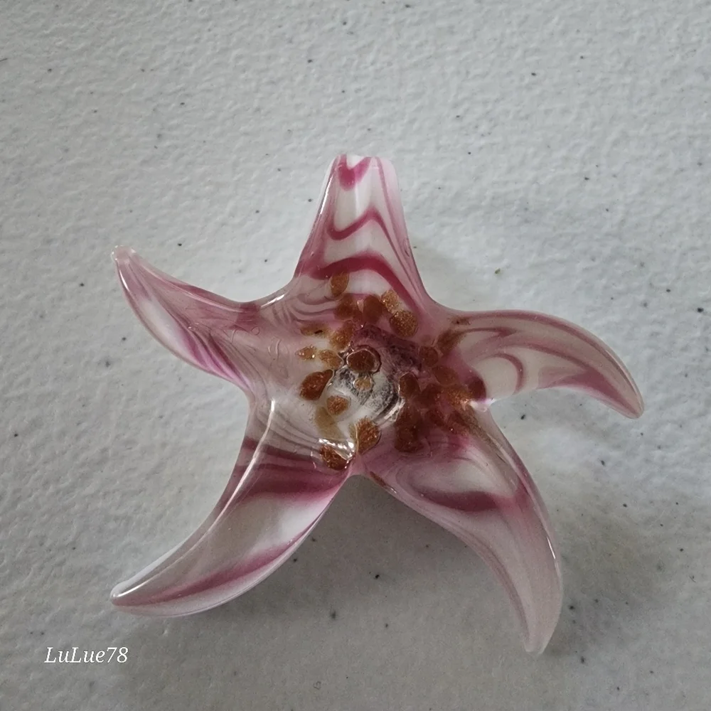 Pink and White Glass Starfish Pendant - Picture 2 of 9